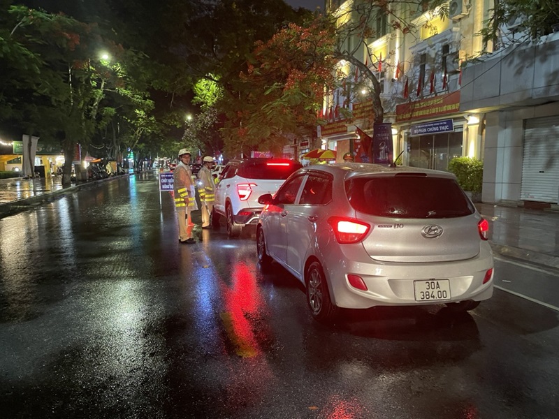 Công an quận Hồng Bàng phát hiện, xử lý 7 trường hợp vi phạm nồng độ cồn